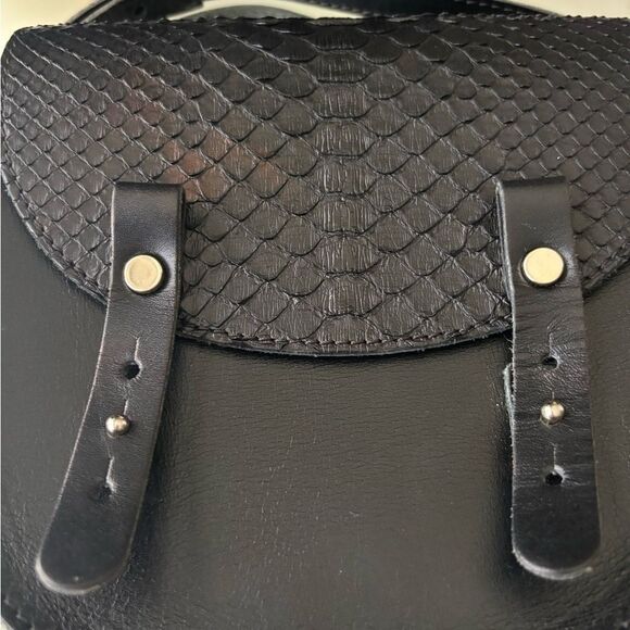 CRAIE Studio Artistes Amoureux ( Artistes in Love) Crossbody Bag in Black - Picture 5 of 11